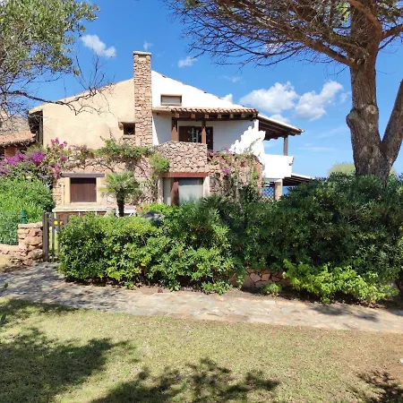 Semesterbostad Luxury Garden, Pool, Tennis, Private Beach In